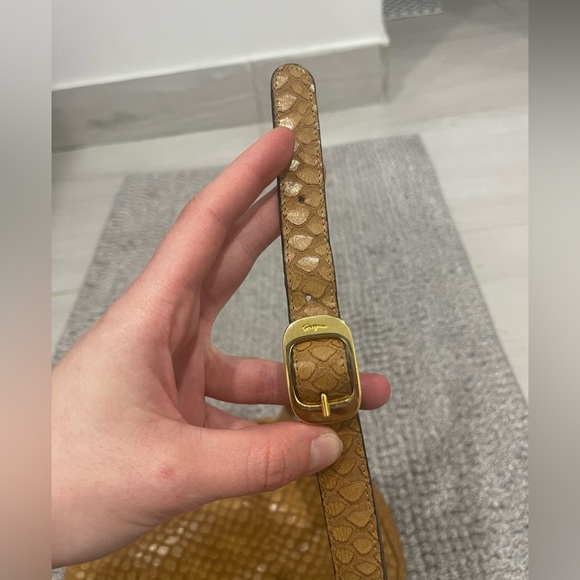 Salvatore Ferragamo Vintage Tan Snake Embossed Leather Round Crossbody Bag Italy - Picture 4 of 15